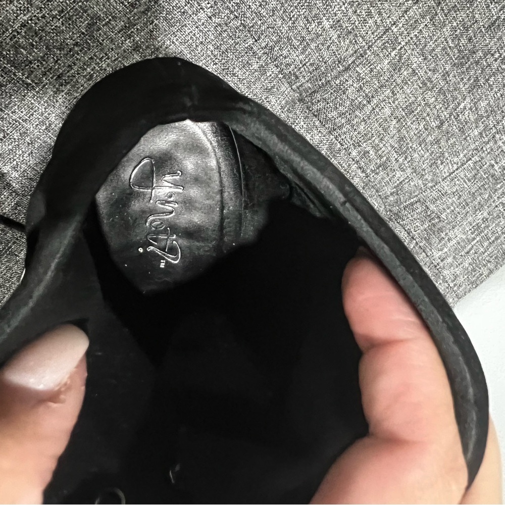 Agenda Black Lace-Up Ankle Booties Size 8W - Picture 3 of 3